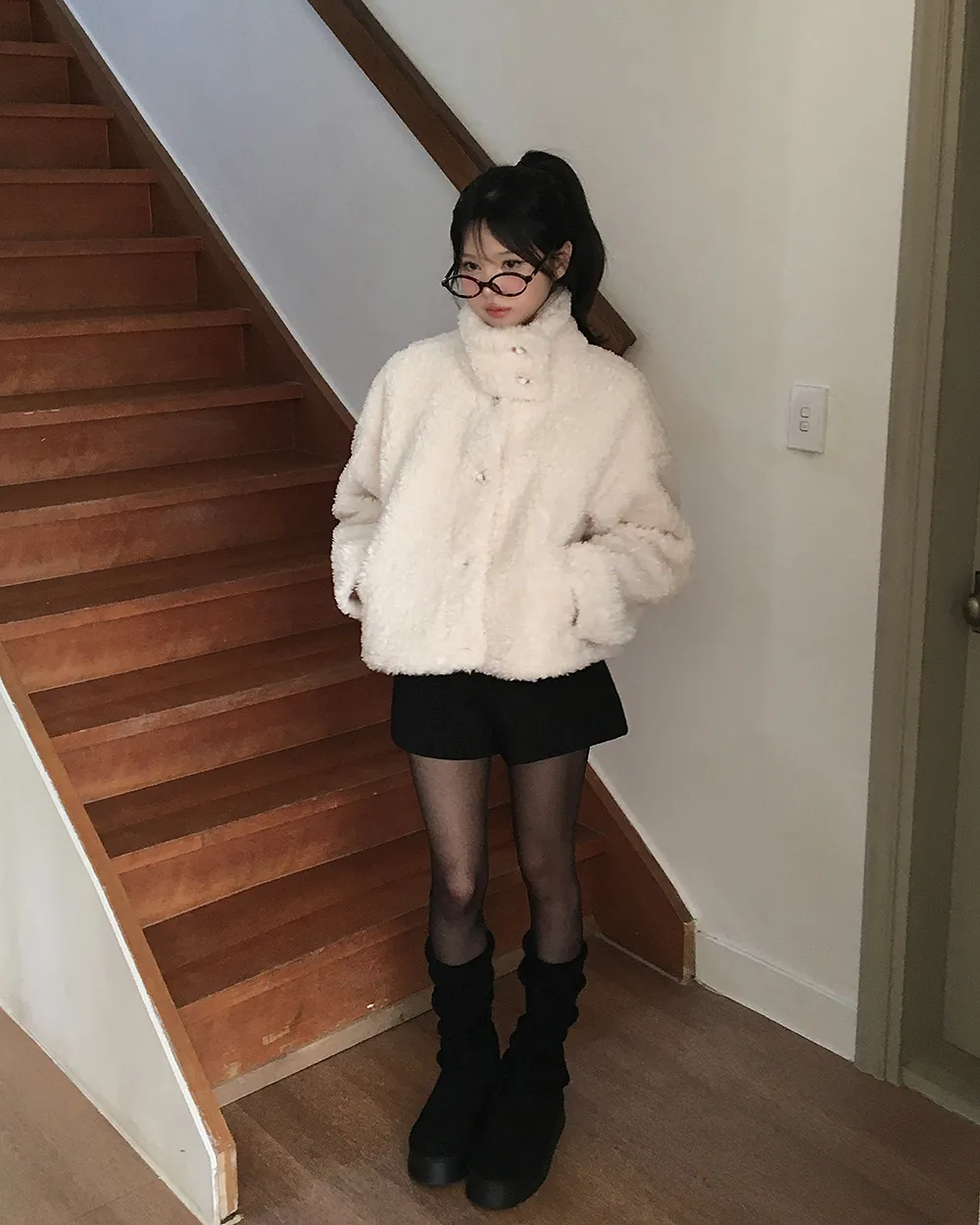 반바지 모델 착용 이미지-S2L52