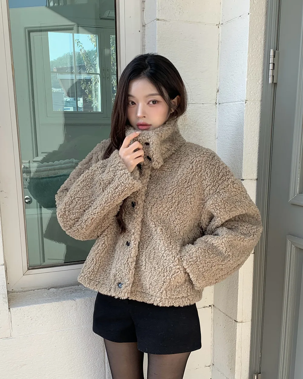 반바지 모델 착용 이미지-S2L42