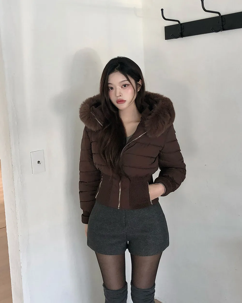 반바지 모델 착용 이미지-S2L67