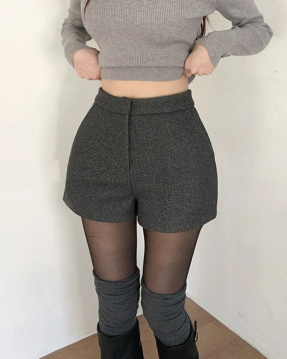 반바지 모델 착용 이미지-S2L9