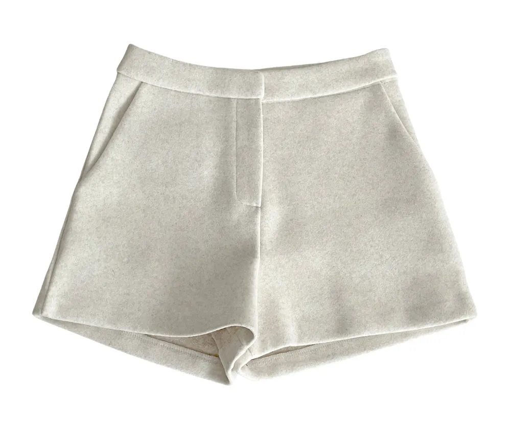 반바지 크림 색상 이미지-S2L61