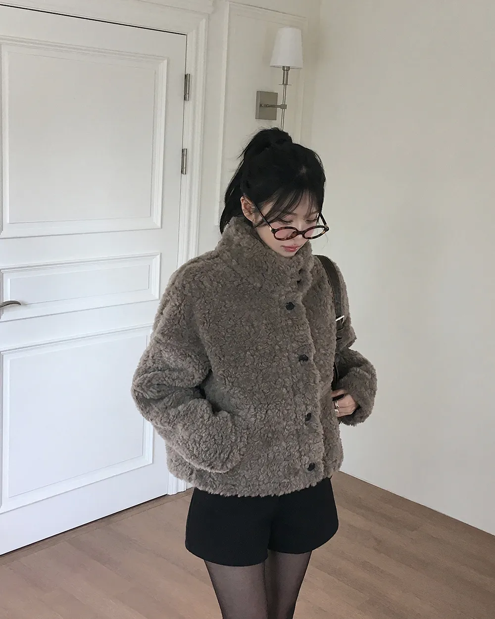 반바지 모델 착용 이미지-S2L47