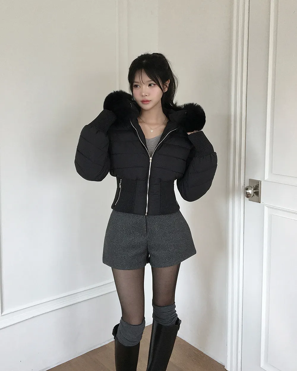 반바지 모델 착용 이미지-S2L20