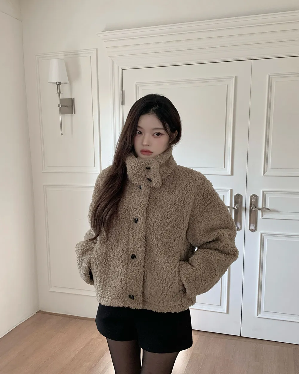 반바지 모델 착용 이미지-S2L37