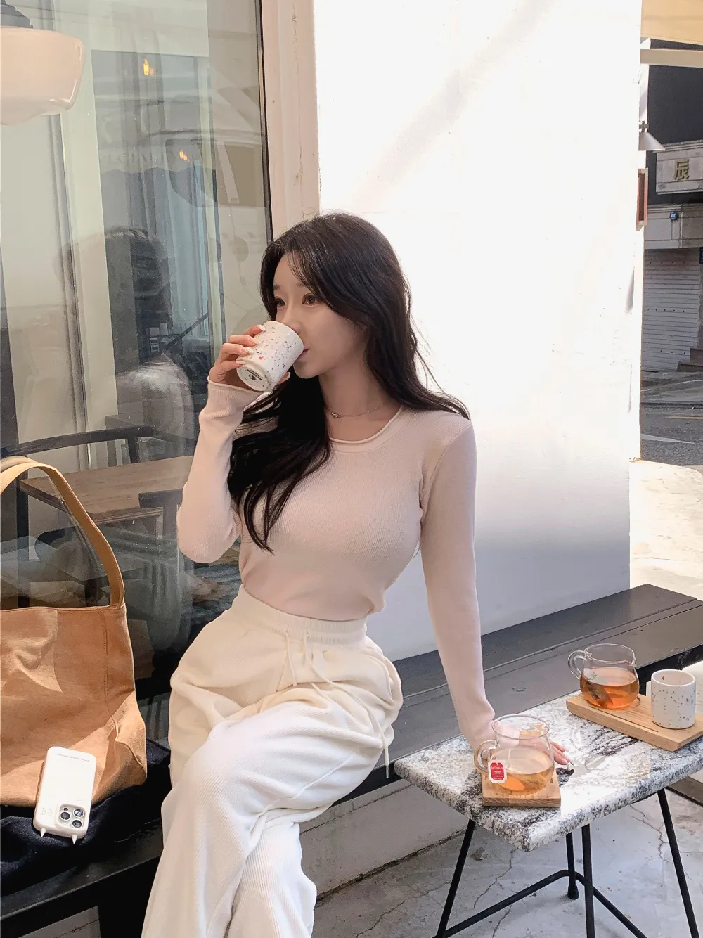 긴팔 티셔츠 모델 착용 이미지-S1L27