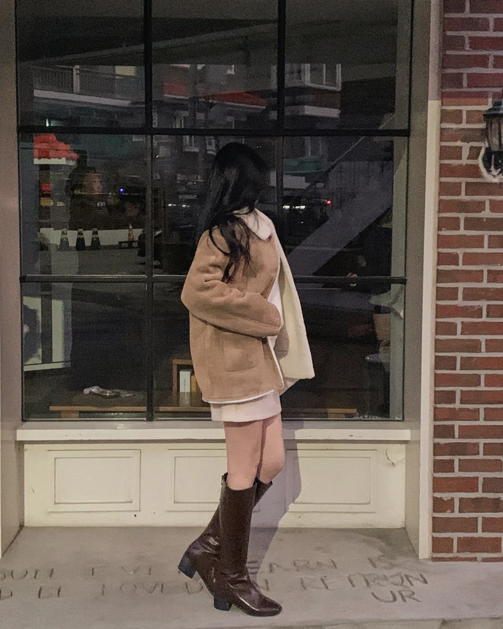 코트 모델 착용 이미지-S1L68