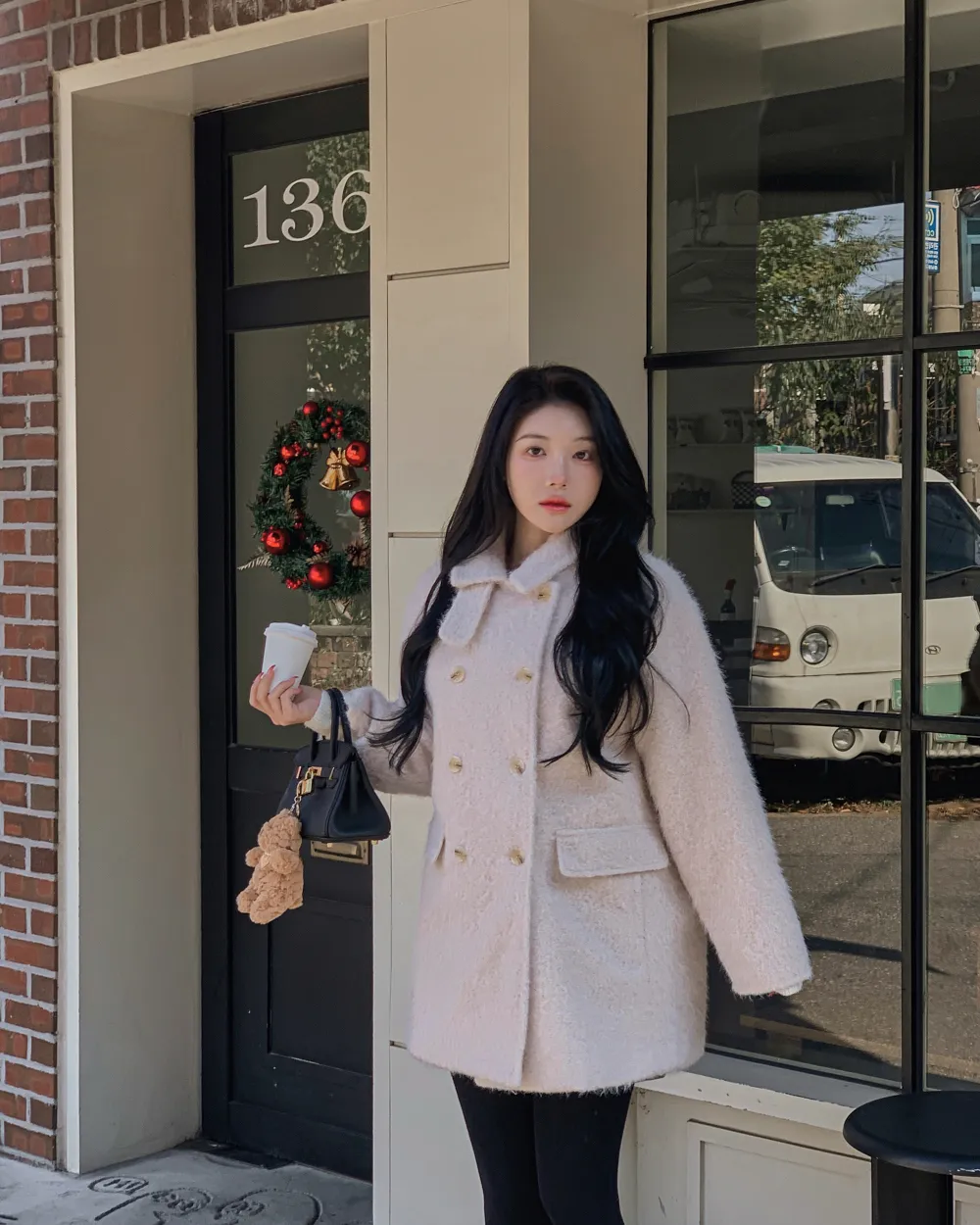 코트 모델 착용 이미지-S1L45