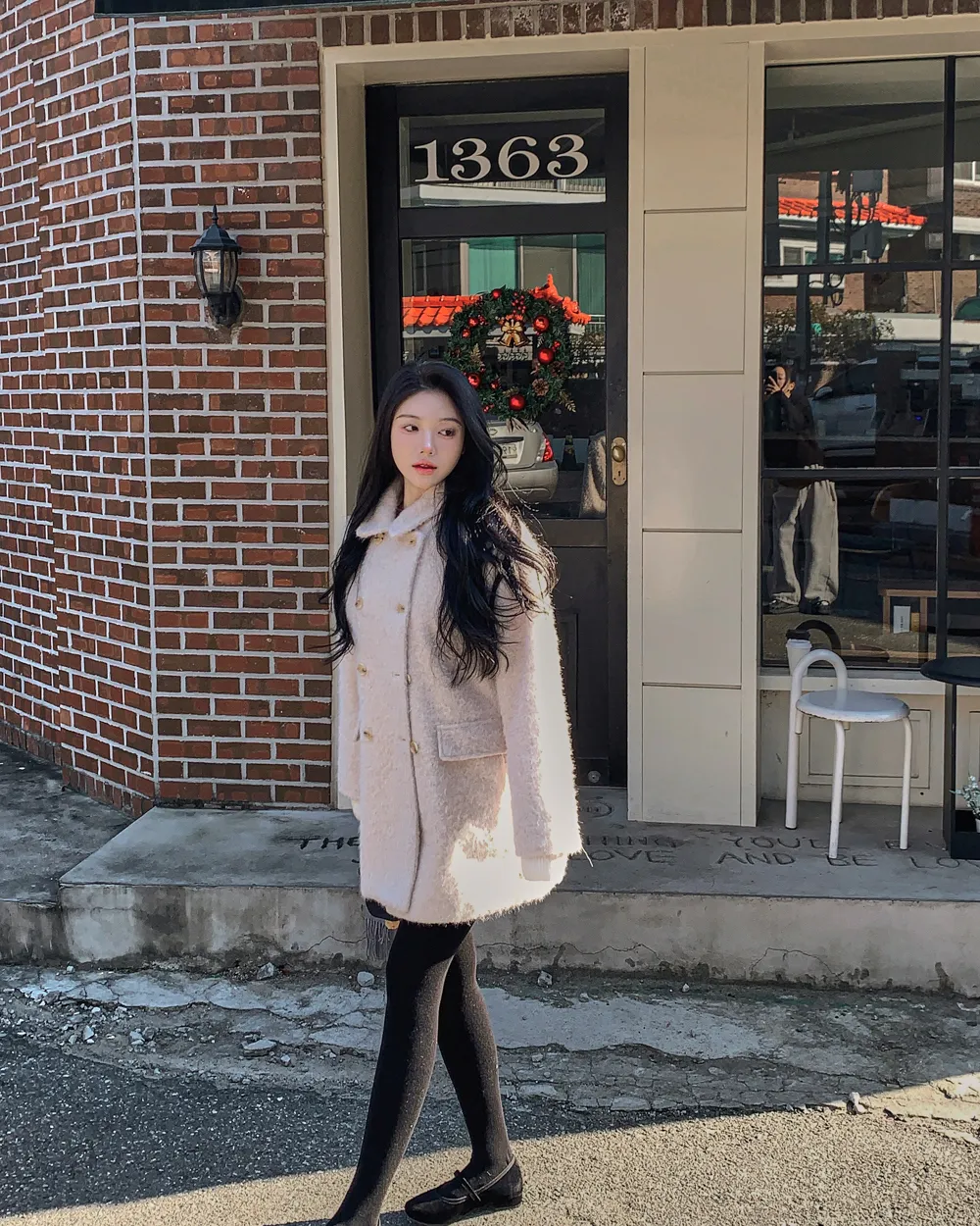 코트 모델 착용 이미지-S1L64