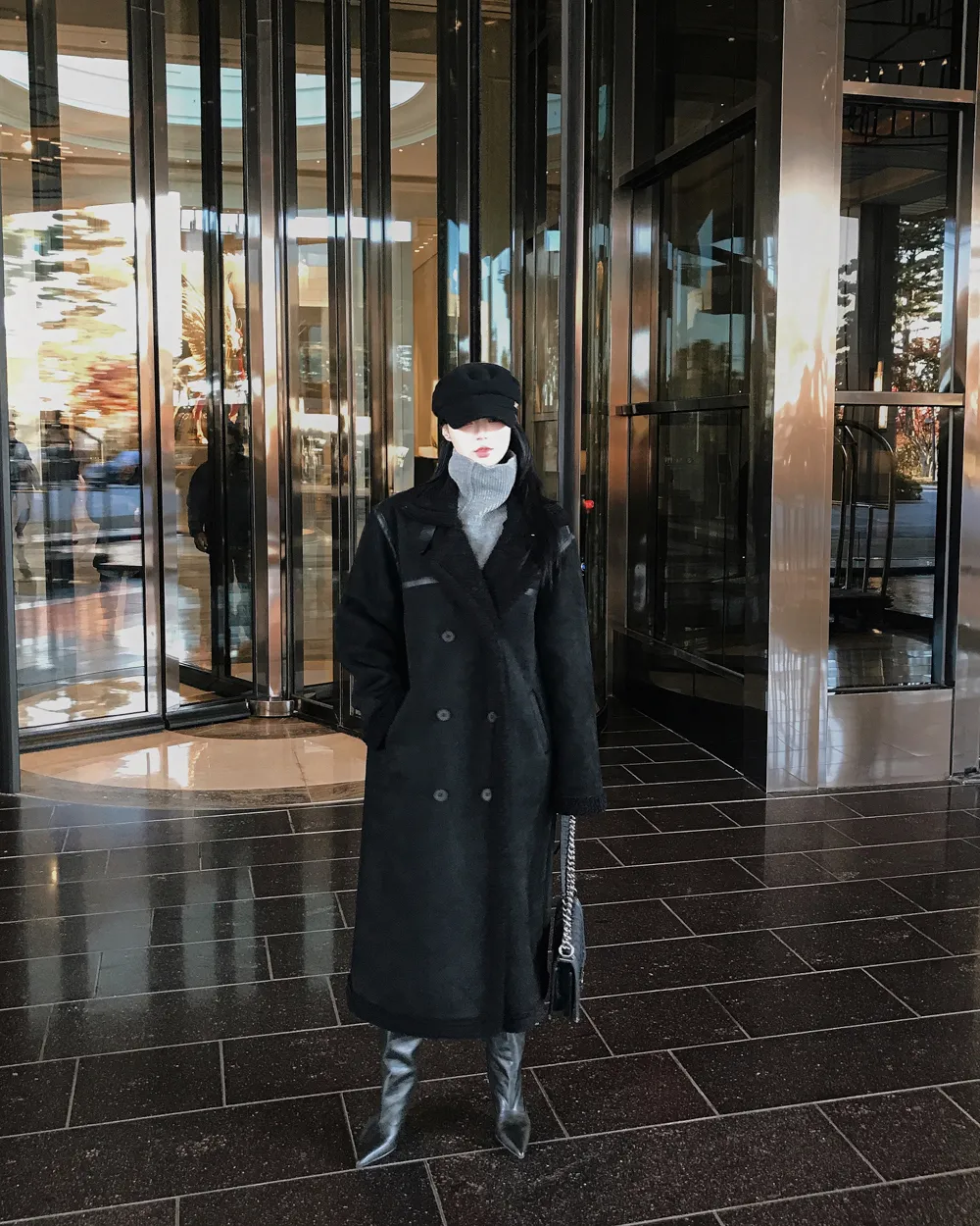 코트 모델 착용 이미지-S2L87