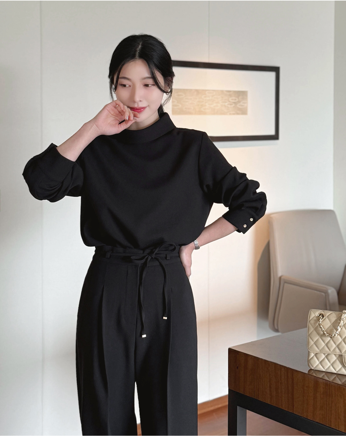 d.i.a.ファー付き黒長袖トップス ハーフネックスリム長袖ストレートワイドロールアップセットアップ