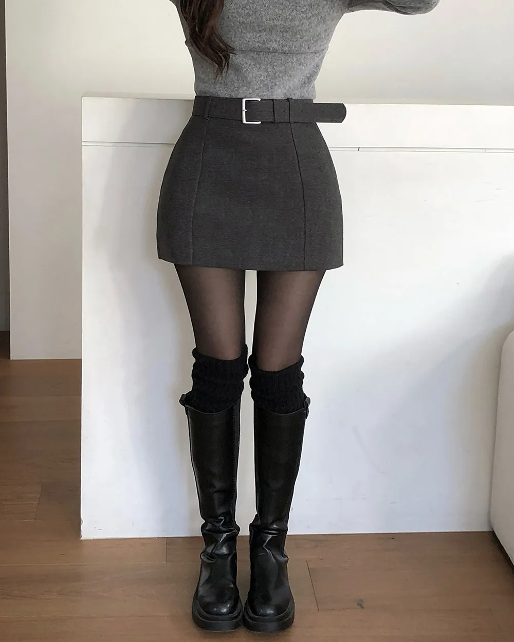 미니 스커트 모델 착용 이미지-S3L4