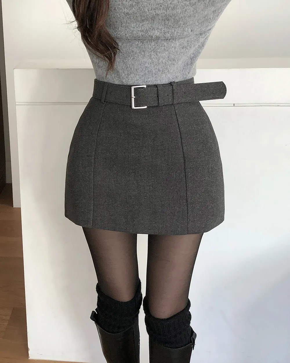 미니 스커트 모델 착용 이미지-S3L2