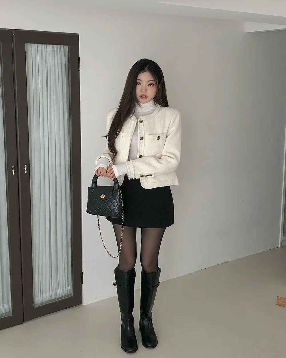 미니 스커트 모델 착용 이미지-S2L18