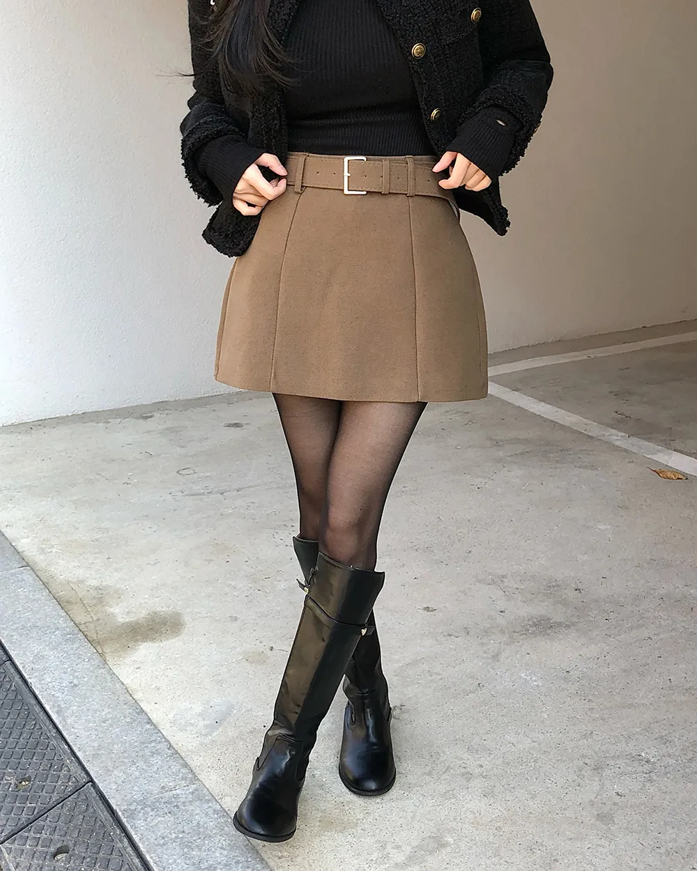 미니 스커트 모델 착용 이미지-S2L5