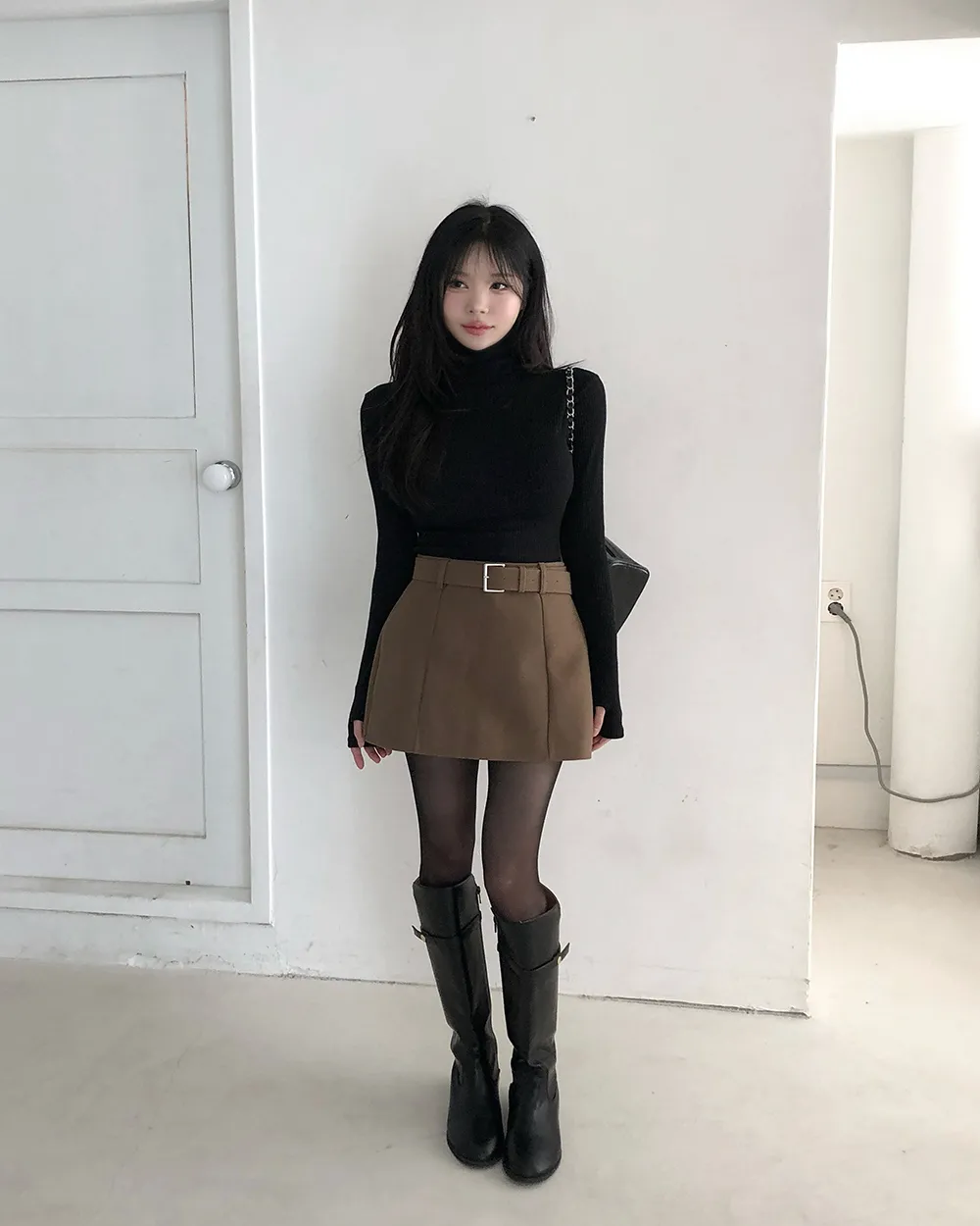 미니 스커트 모델 착용 이미지-S4L1