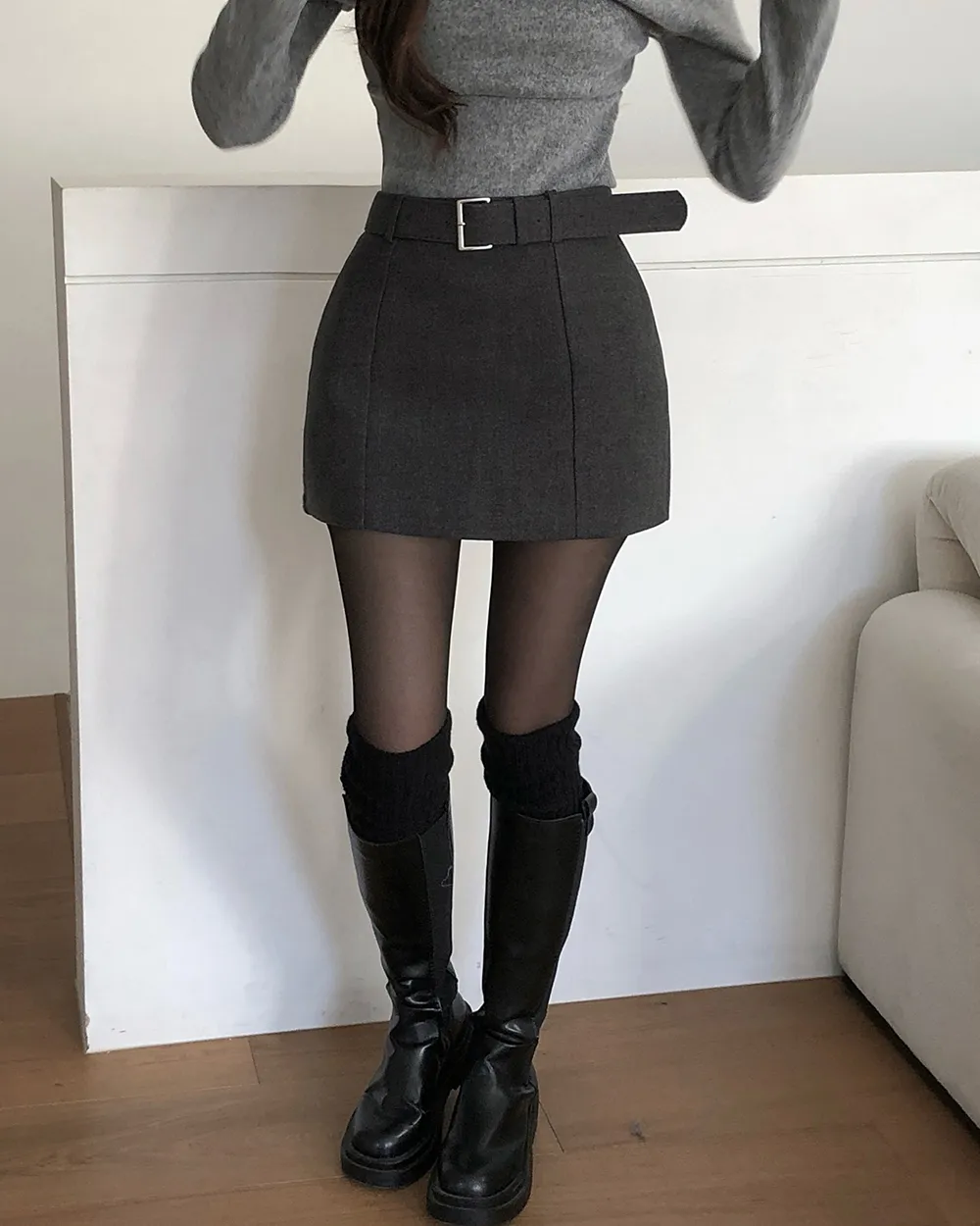 미니 스커트 모델 착용 이미지-S3L3