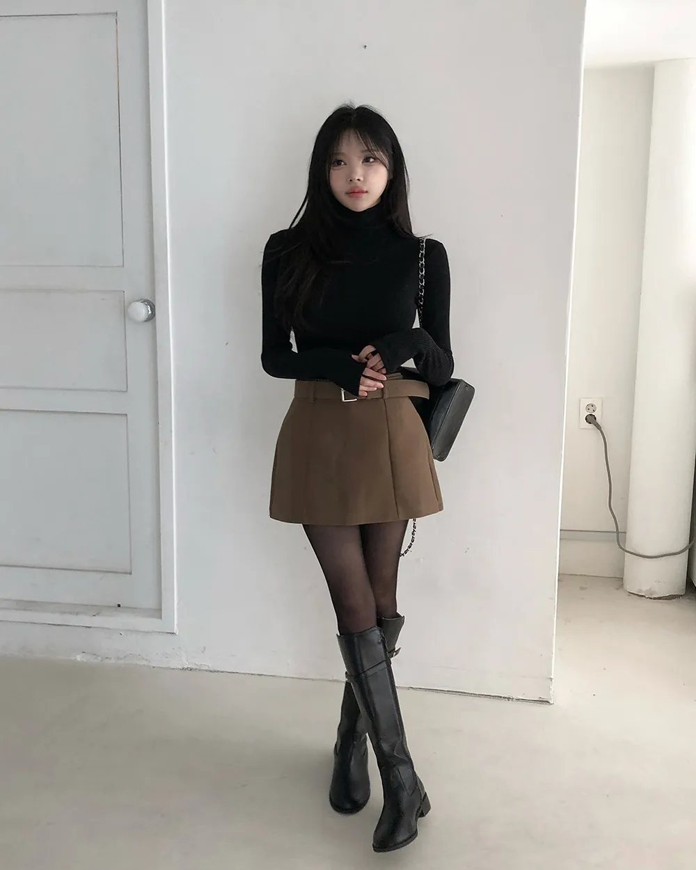 미니 스커트 모델 착용 이미지-S4L4