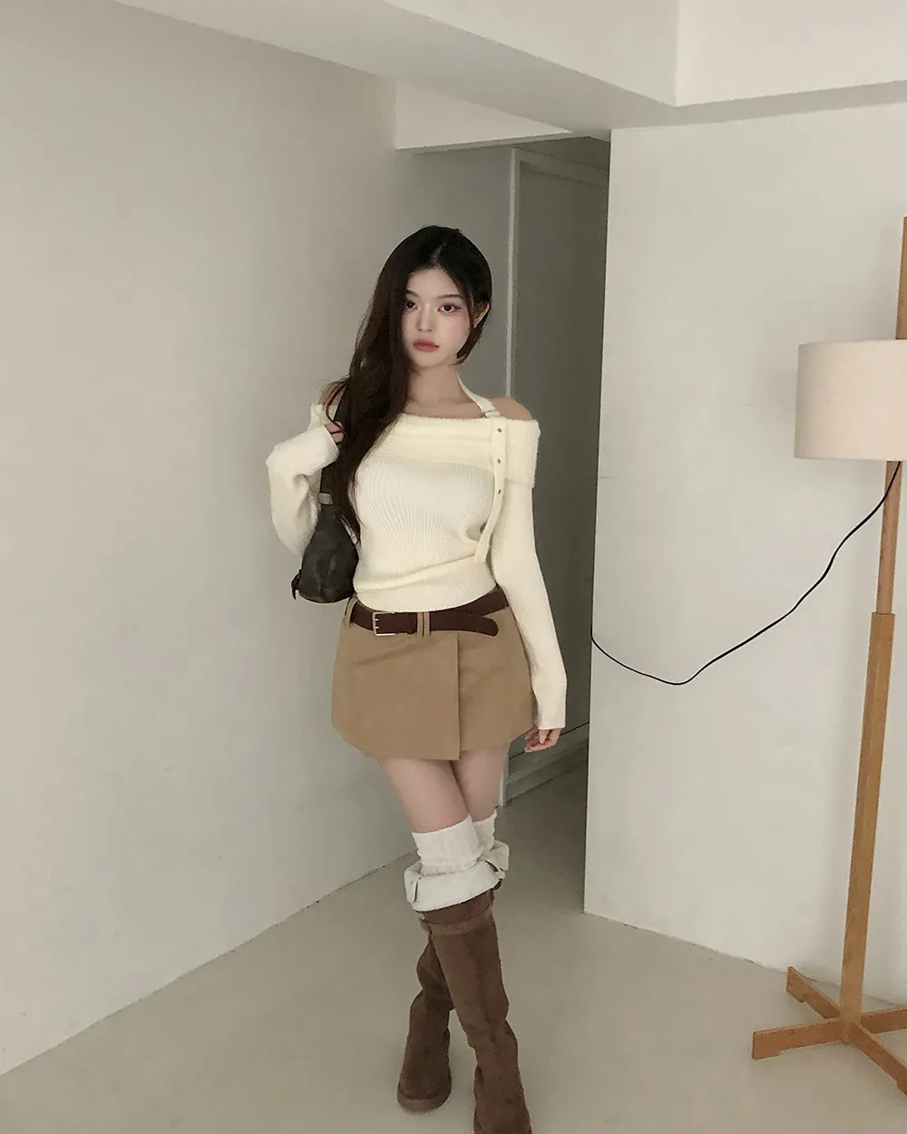 미니 스커트 모델 착용 이미지-S3L9