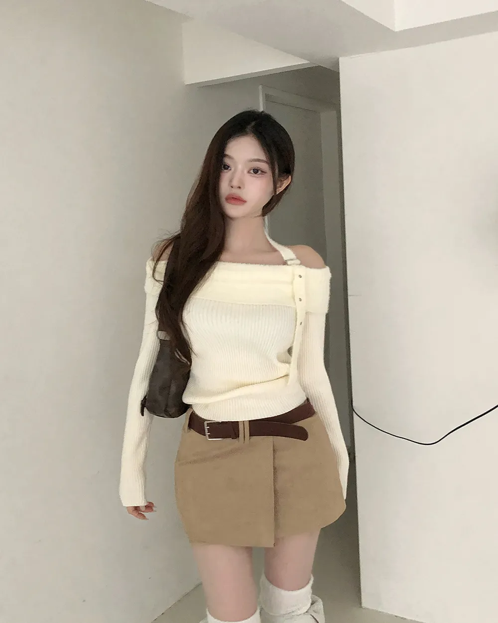 미니 스커트 모델 착용 이미지-S3L10