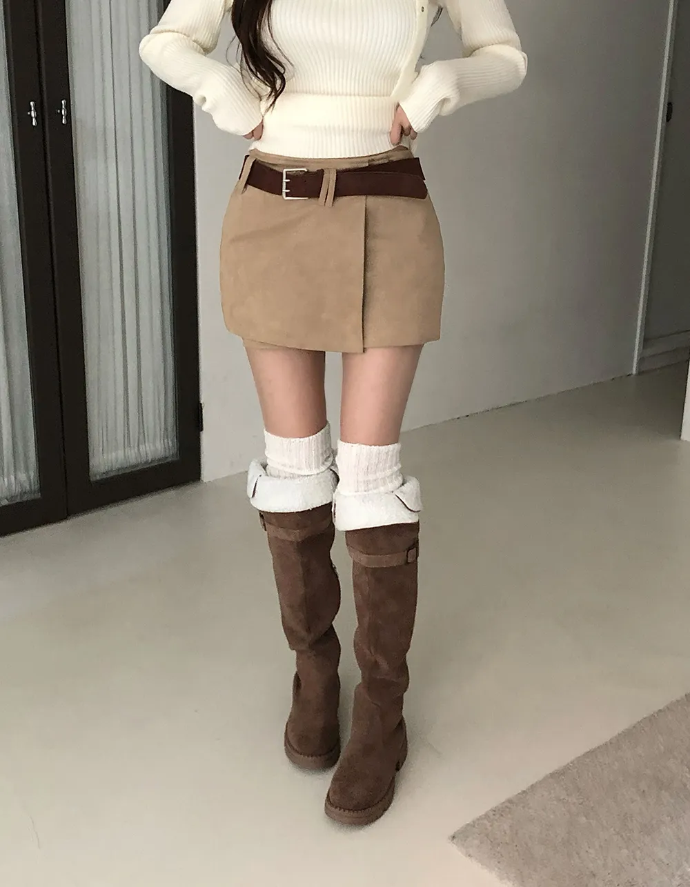 미니 스커트 모델 착용 이미지-S3L7