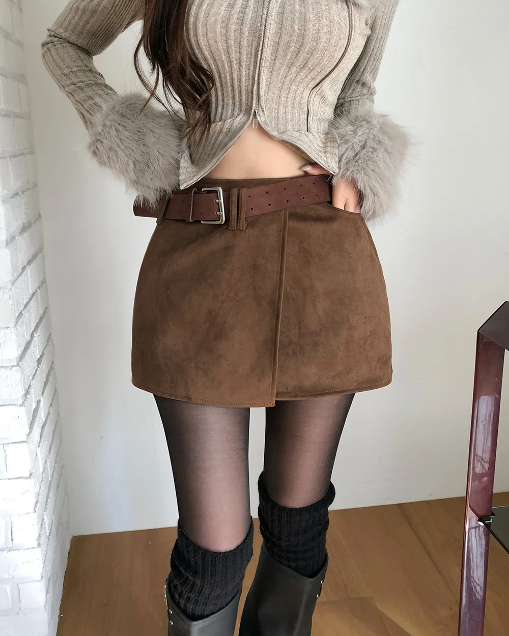 미니 스커트 모델 착용 이미지-S2L2