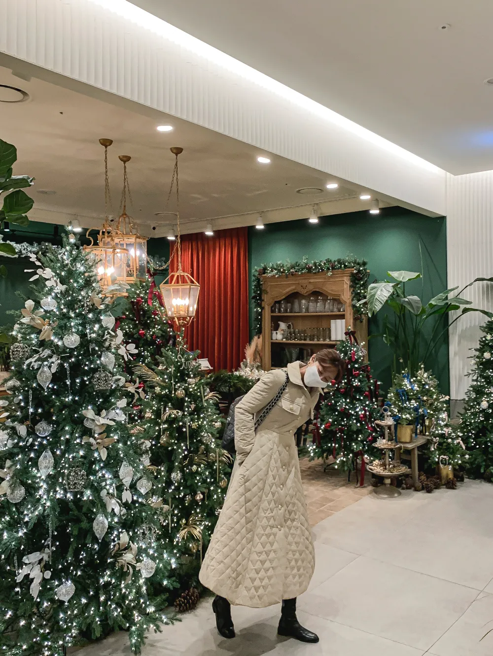 드레스 모델 착용 이미지-S2L11