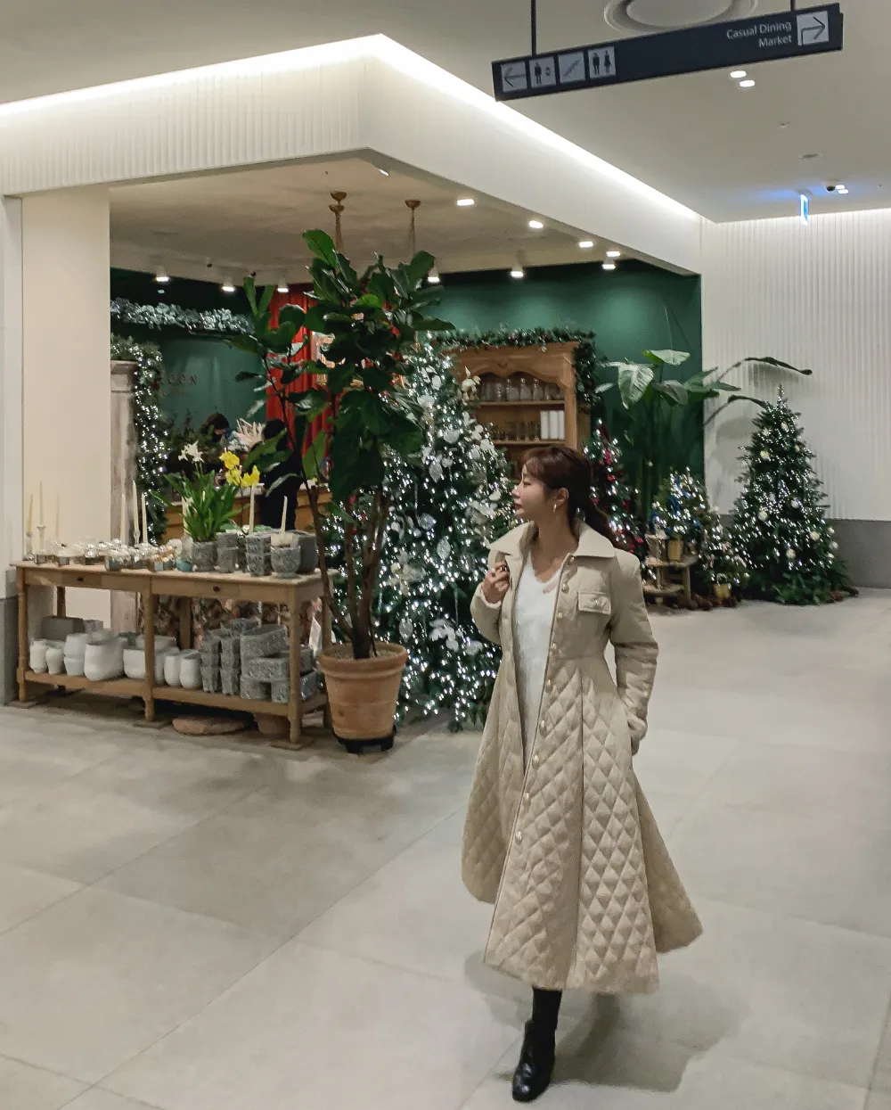 드레스 모델 착용 이미지-S2L14