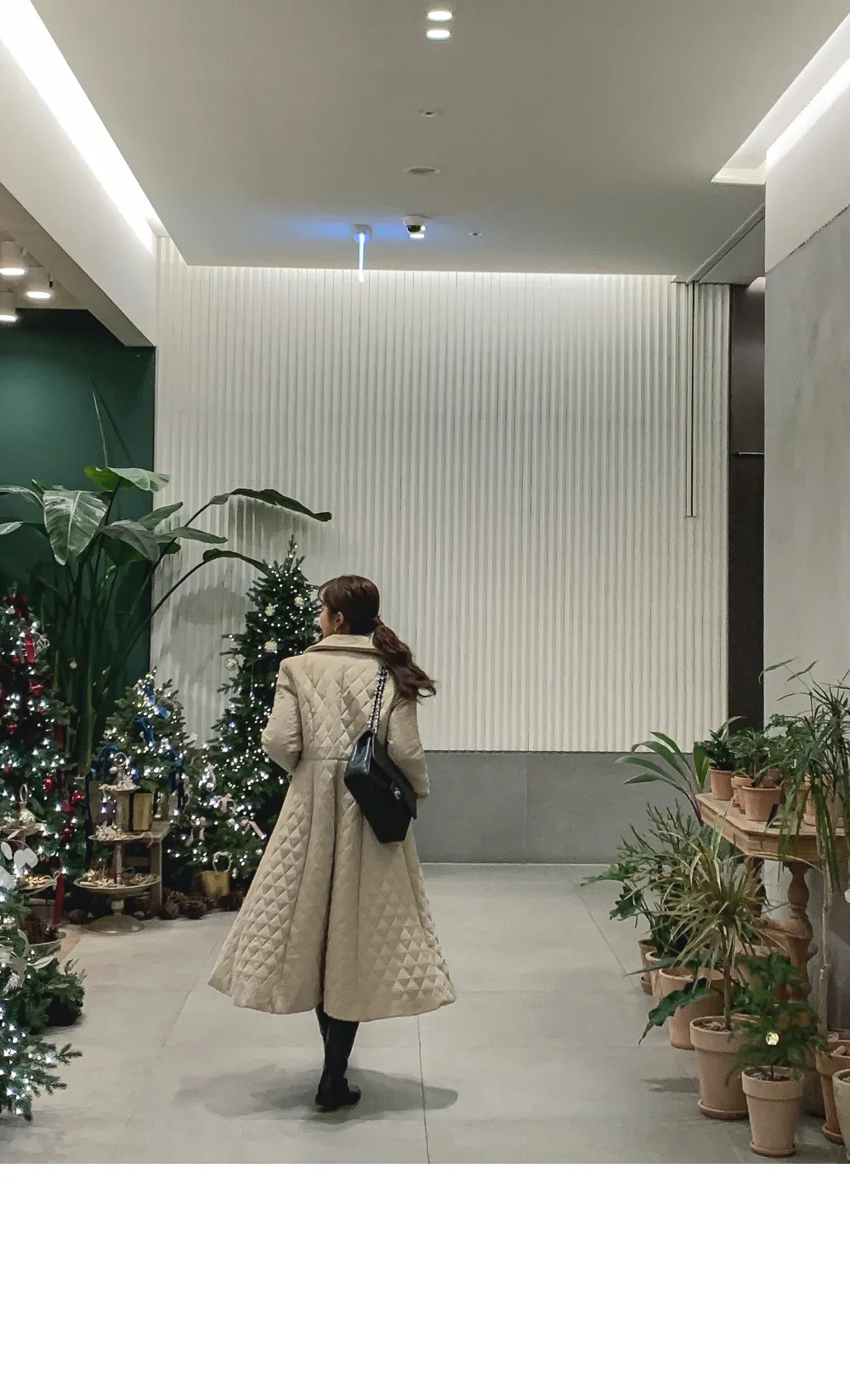 드레스 모델 착용 이미지-S2L16