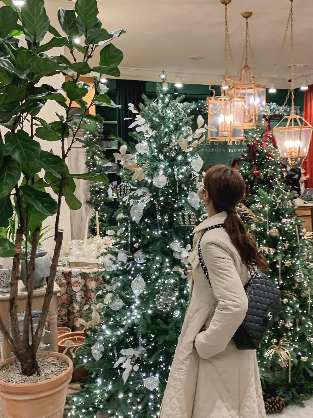 드레스 모델 착용 이미지-S2L12