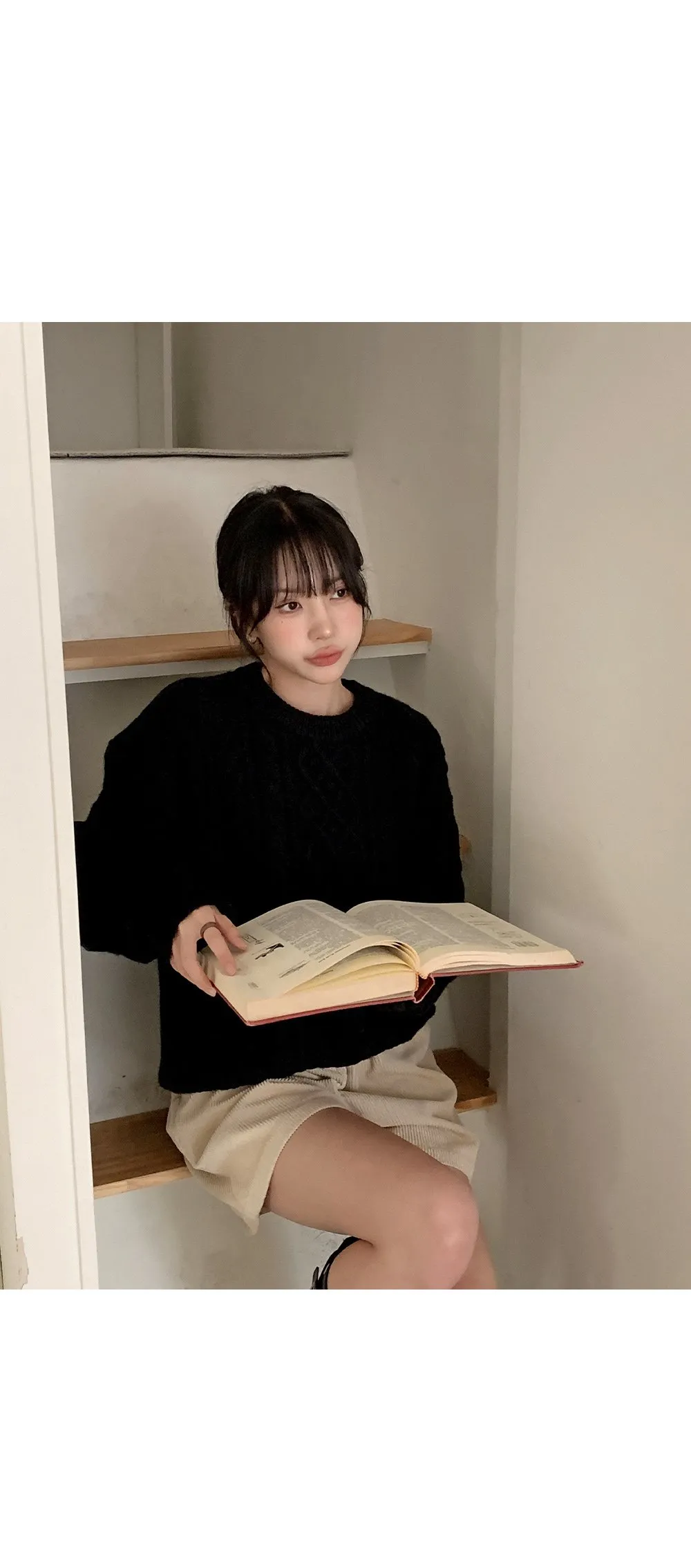 리오나 라운드넥 오버핏 피셔 긴팔니트티