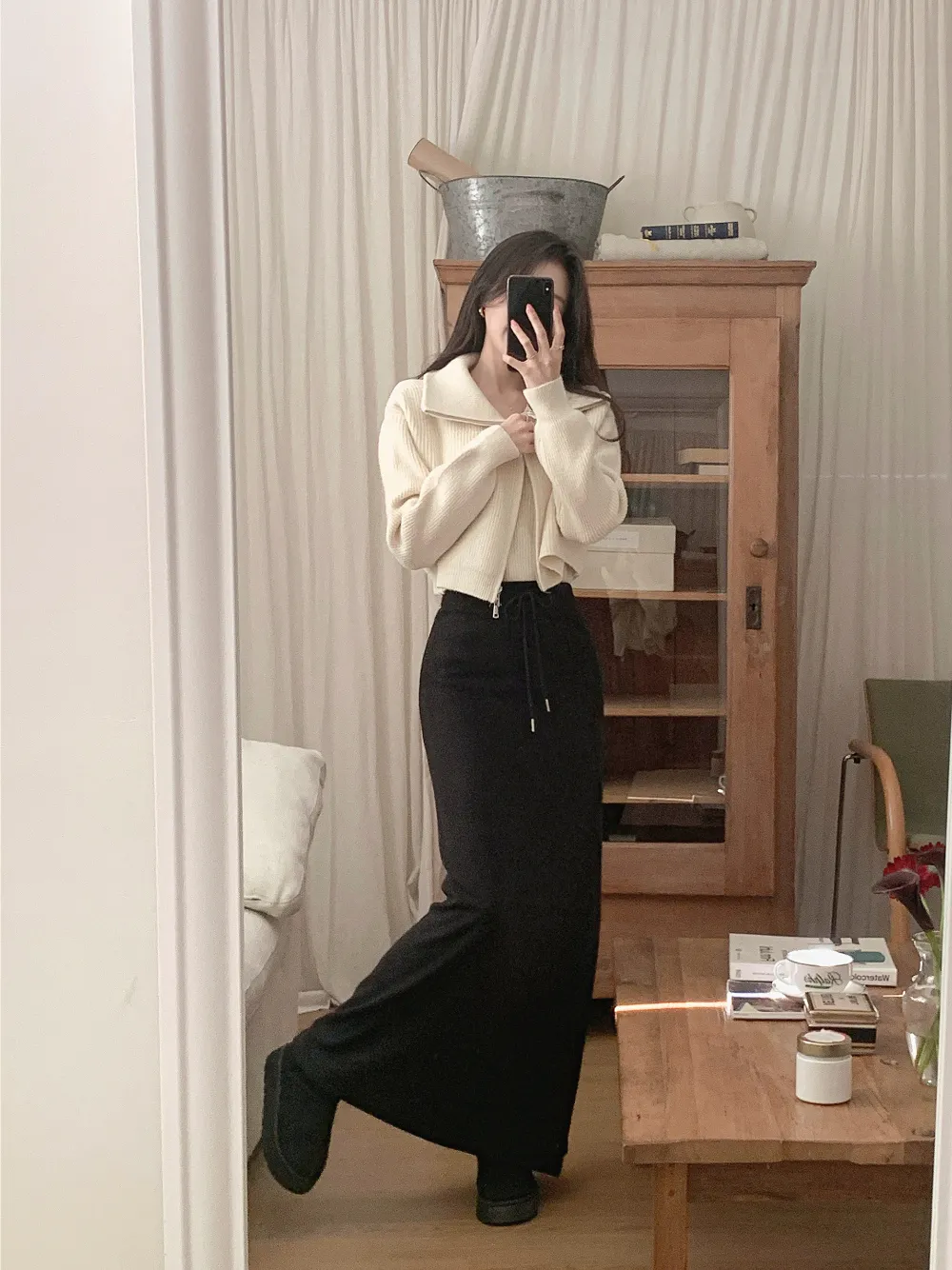 롱 스커트 모델 착용 이미지-S3L1