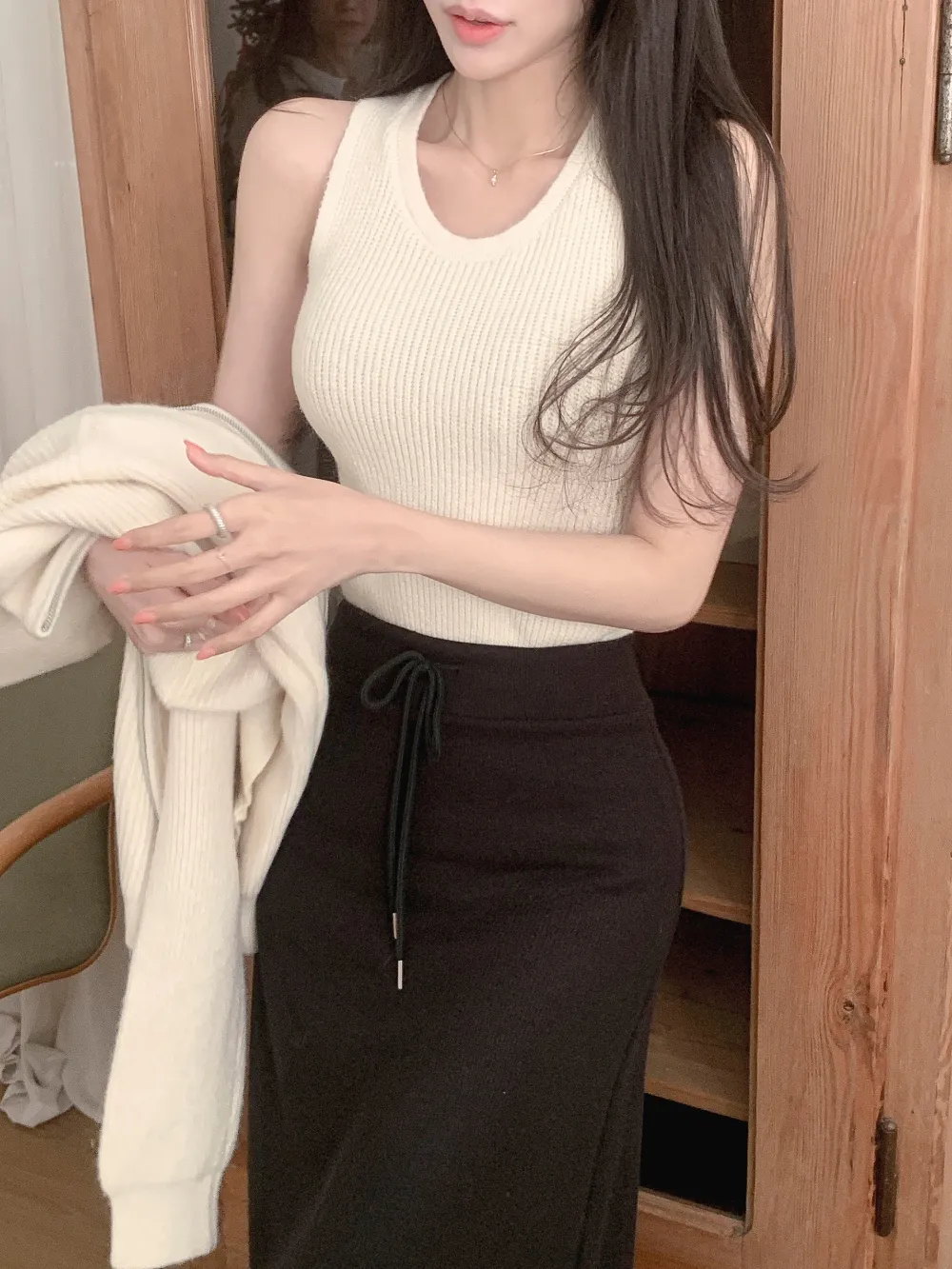 롱 스커트 모델 착용 이미지-S3L10