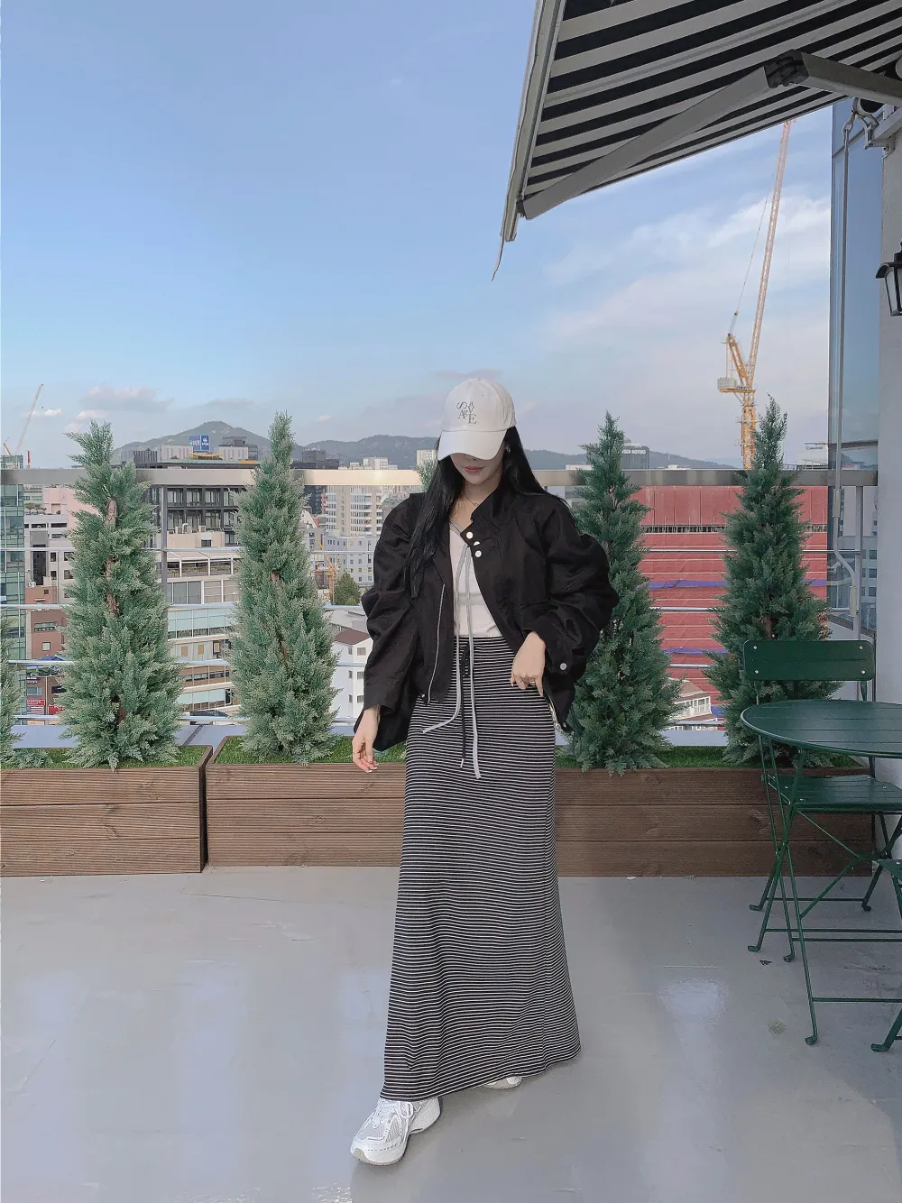 롱 스커트 모델 착용 이미지-S1L31