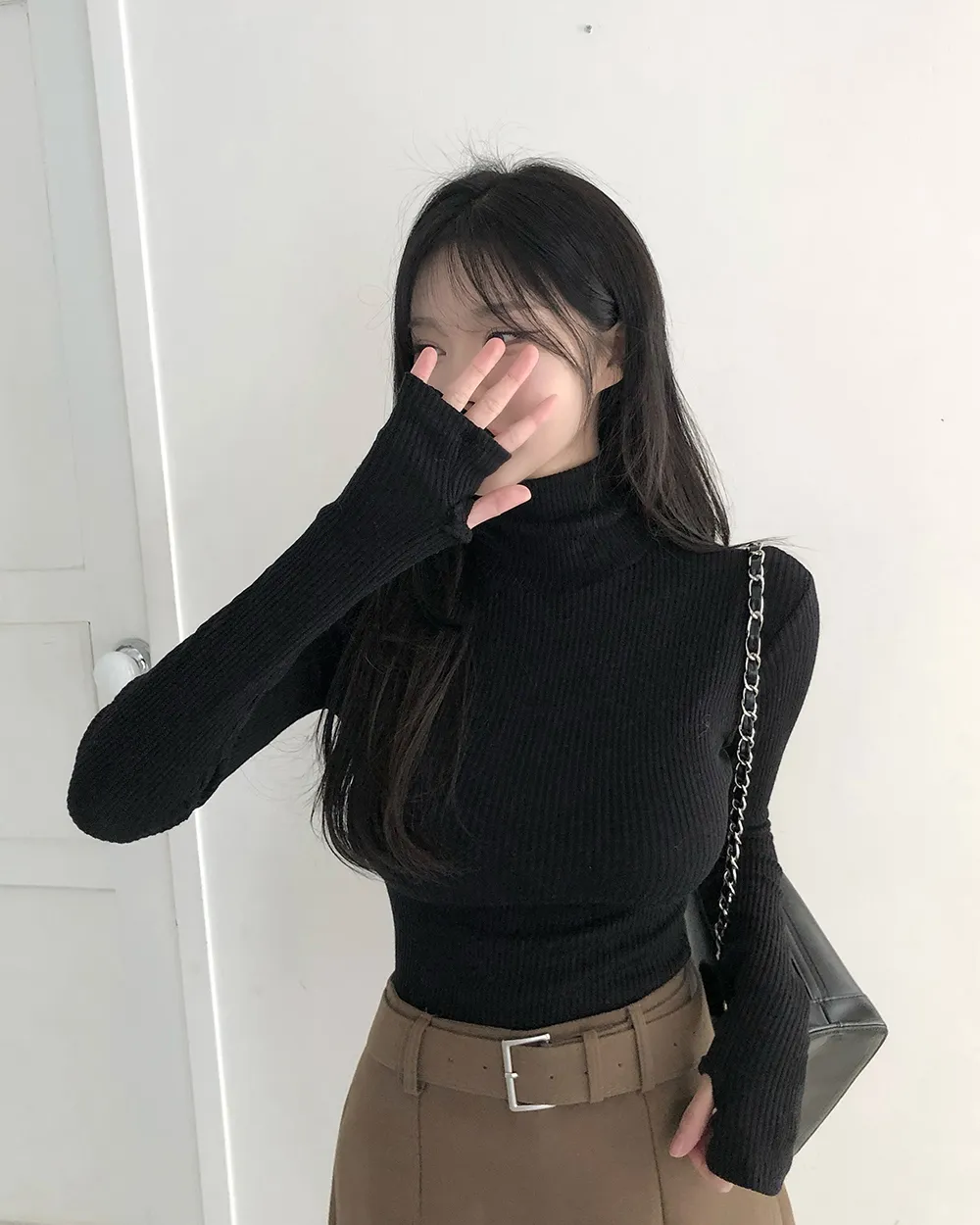 긴팔 티셔츠 모델 착용 이미지-S2L13