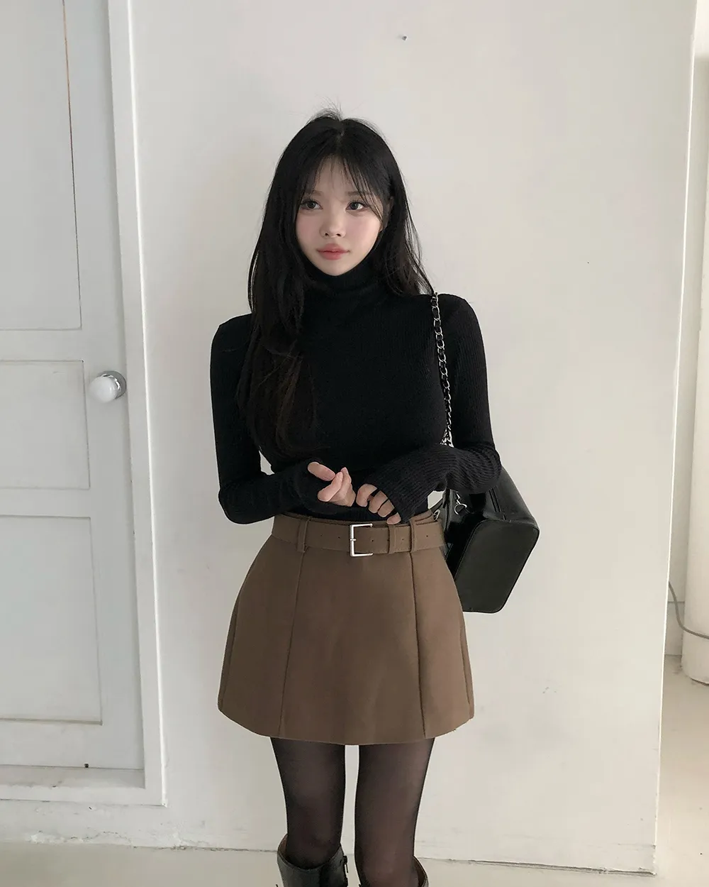 긴팔 티셔츠 모델 착용 이미지-S2L9