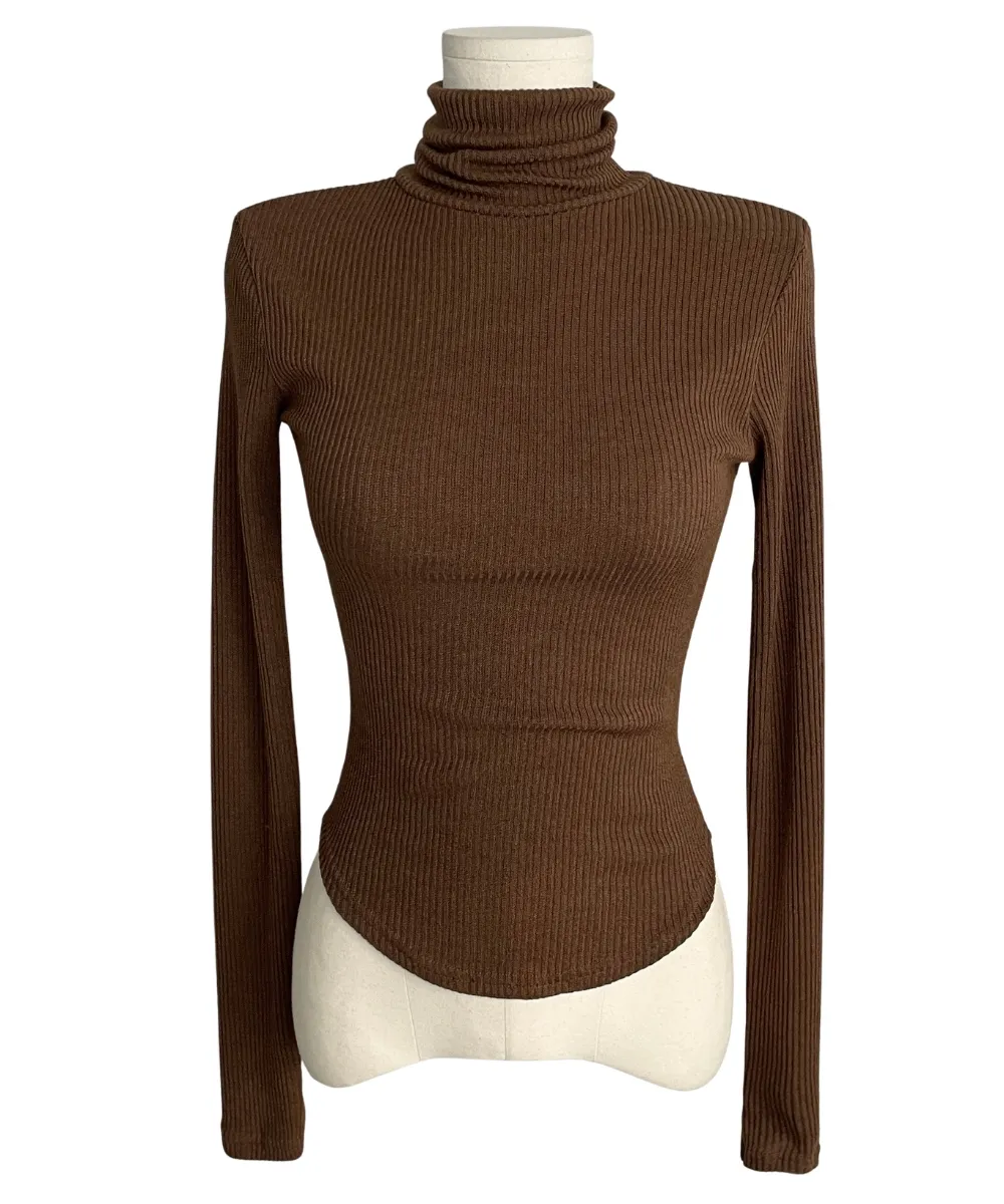 긴팔 티셔츠 브라운 색상 이미지-S2L64