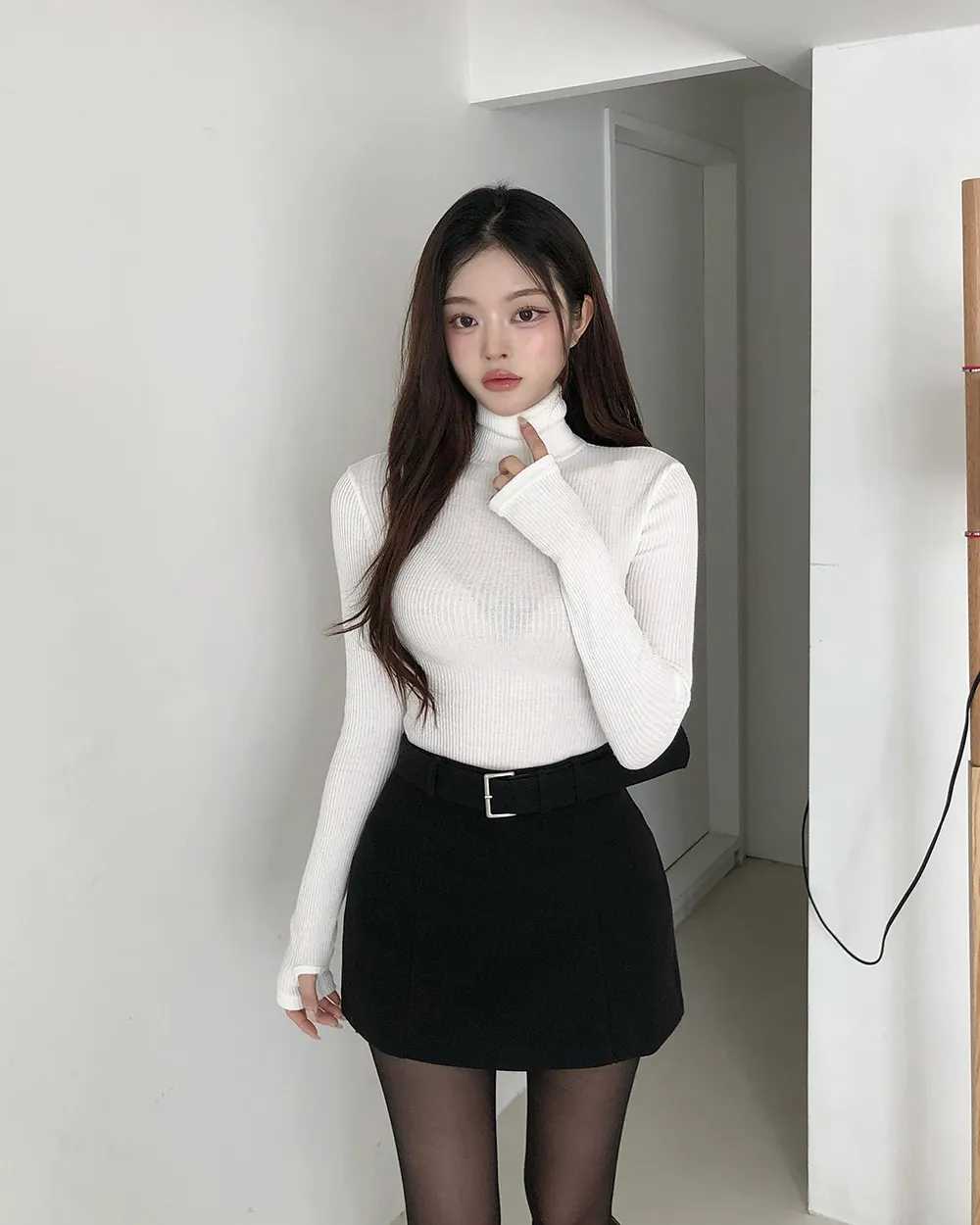 긴팔 티셔츠 모델 착용 이미지-S2L5