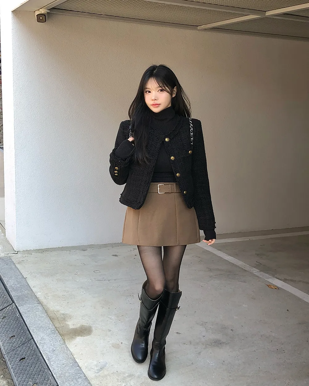 긴팔 티셔츠 모델 착용 이미지-S2L54