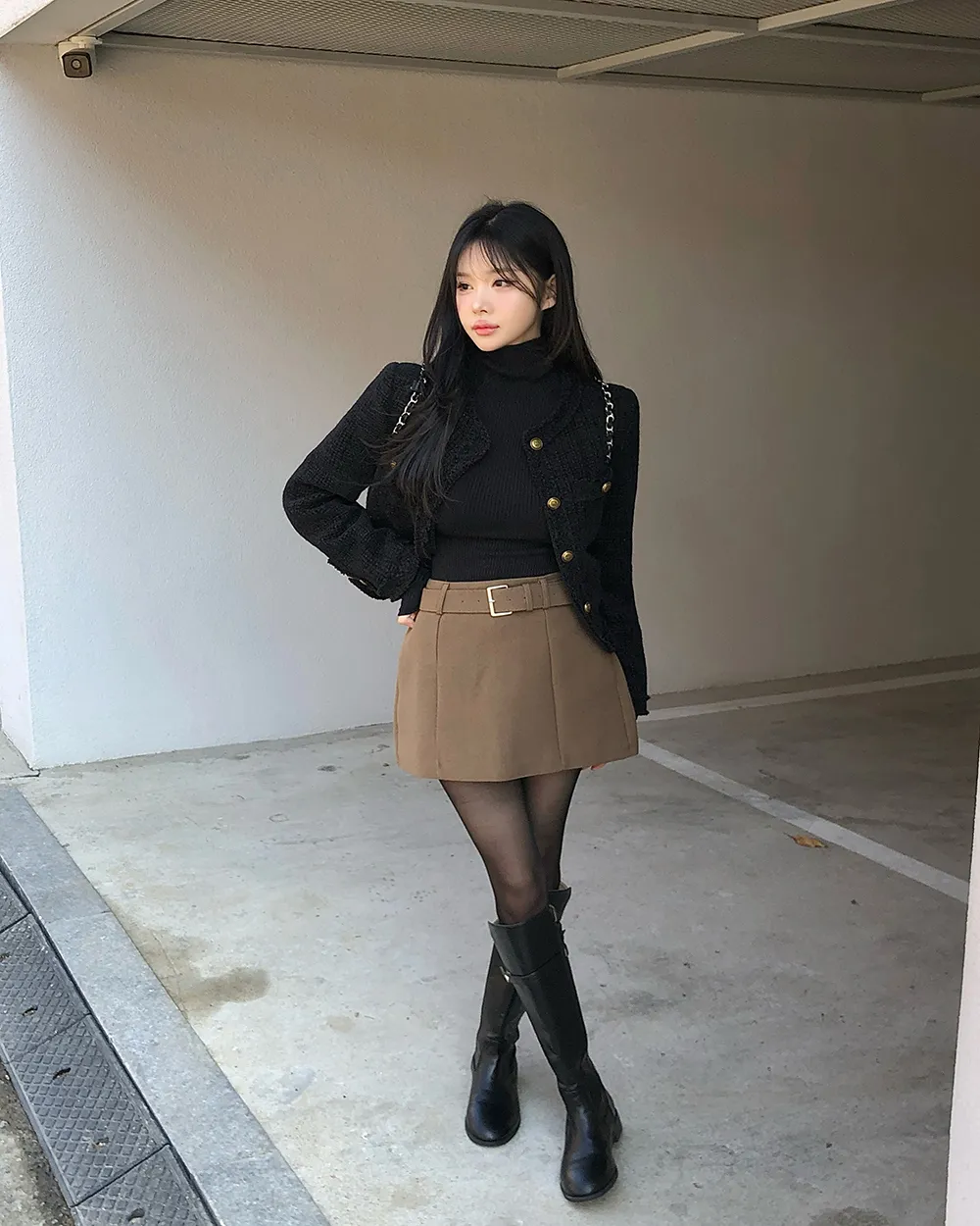 긴팔 티셔츠 모델 착용 이미지-S2L52