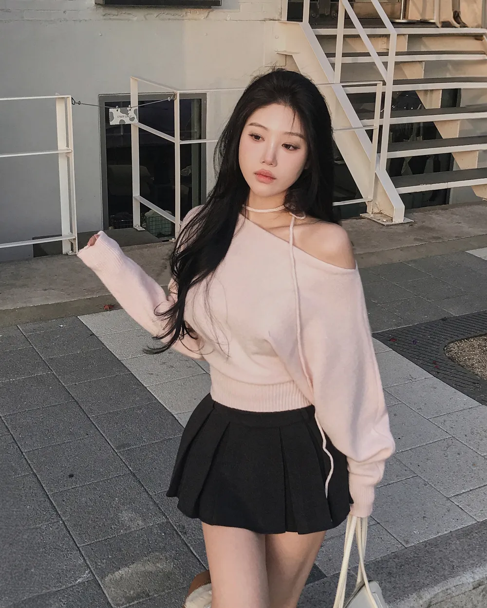 긴팔 티셔츠 모델 착용 이미지-S1L30