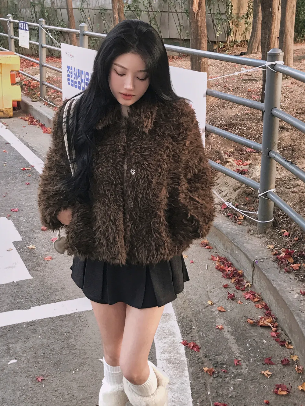 긴팔 티셔츠 모델 착용 이미지-S1L93