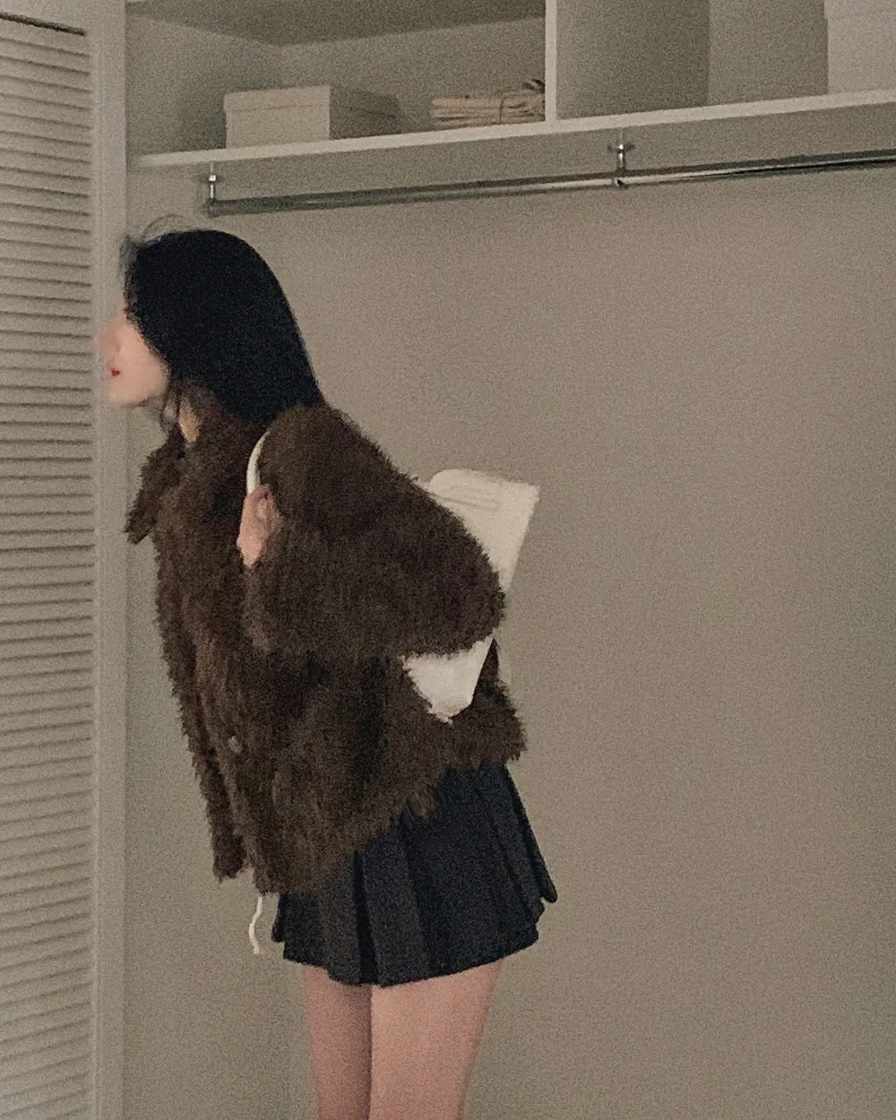 긴팔 티셔츠 모델 착용 이미지-S1L100