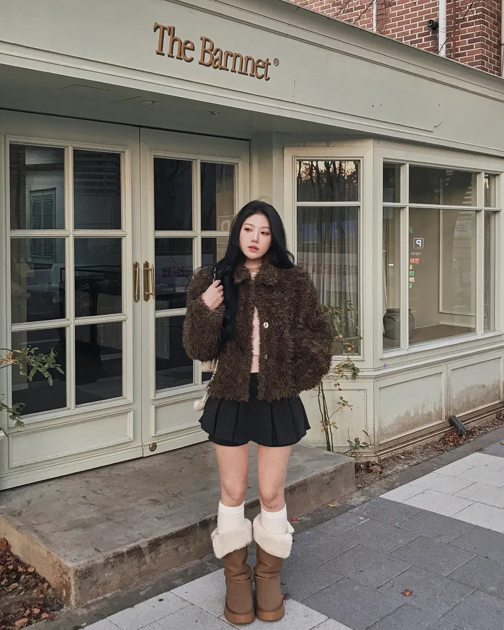 긴팔 티셔츠 모델 착용 이미지-S1L97