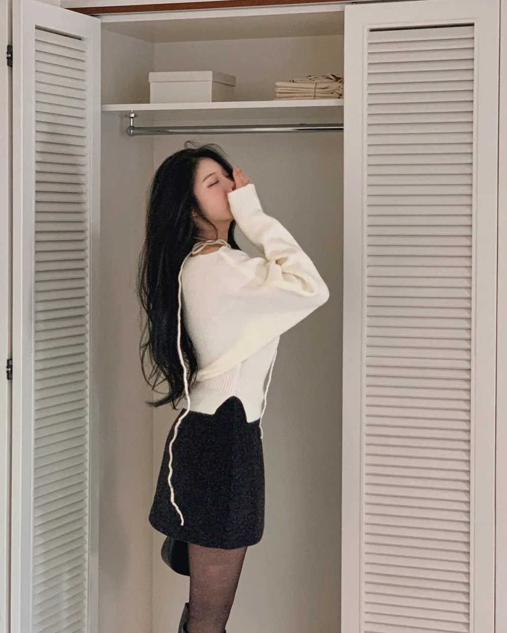 긴팔 티셔츠 모델 착용 이미지-S1L44