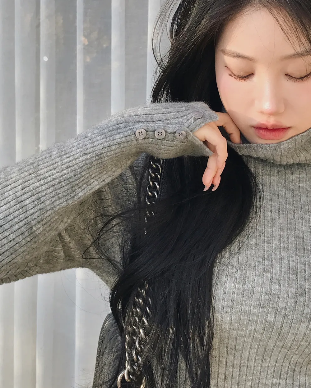 긴팔 티셔츠 모델 착용 이미지-S1L44