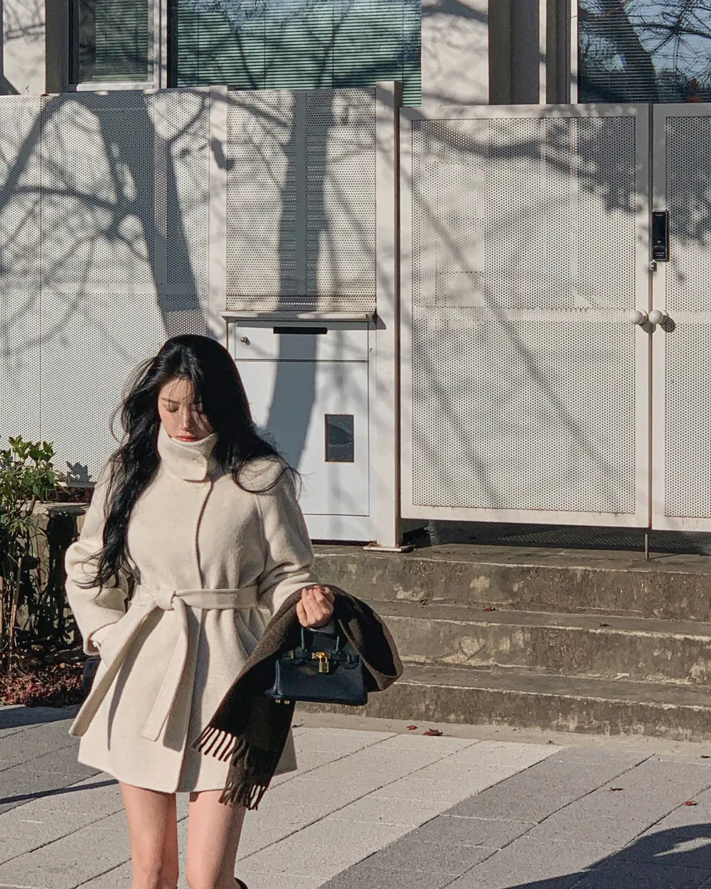 긴팔 티셔츠 모델 착용 이미지-S3L11