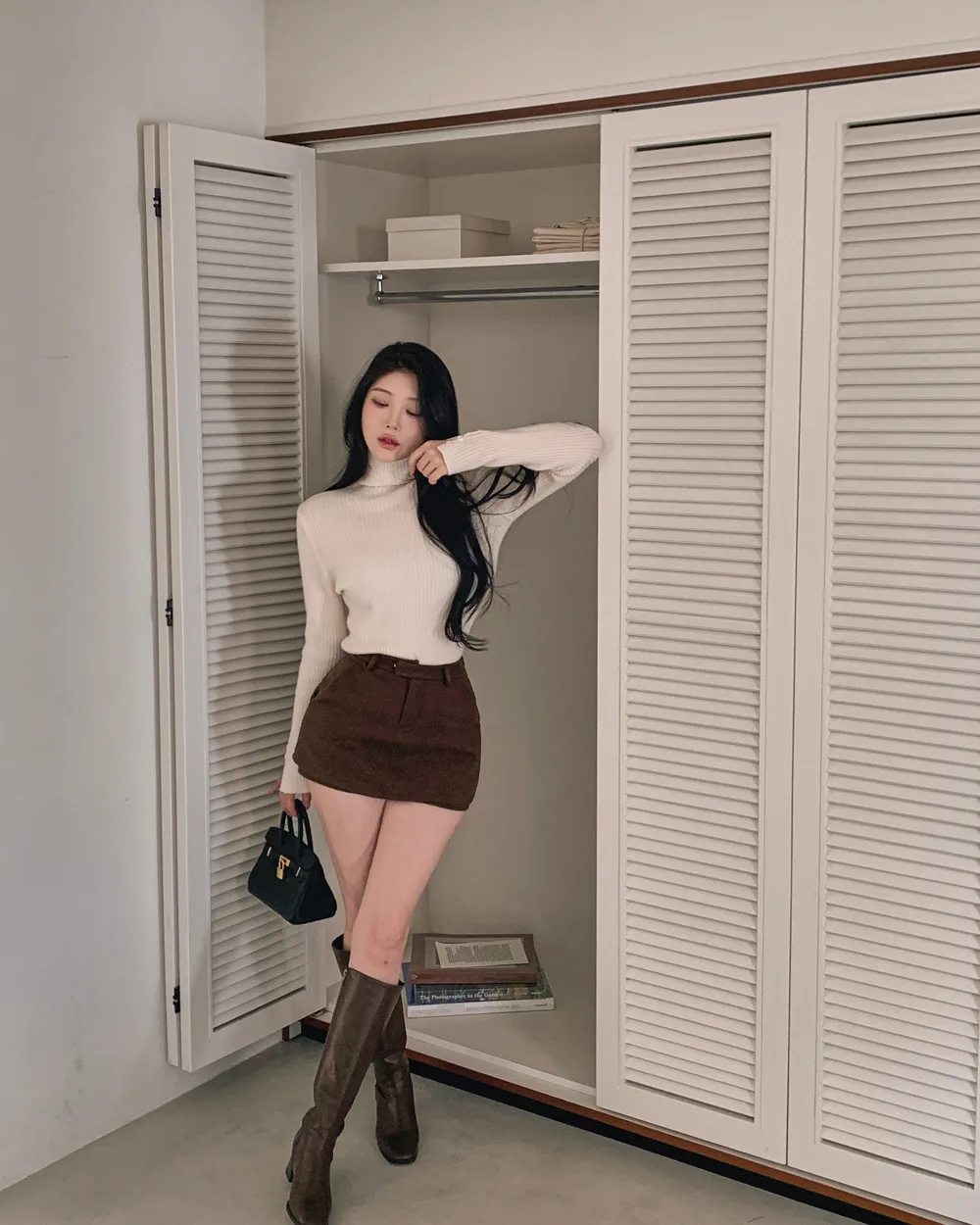 긴팔 티셔츠 모델 착용 이미지-S1L98