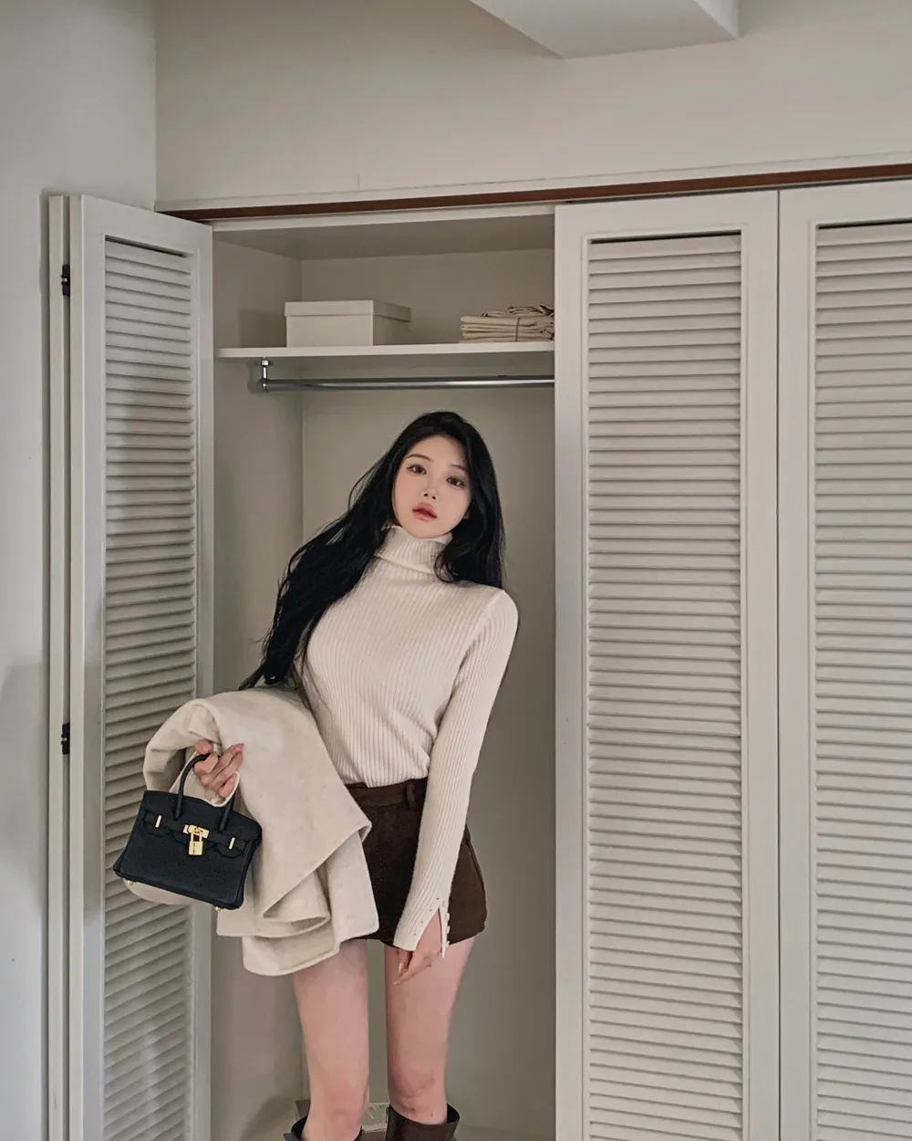 긴팔 티셔츠 모델 착용 이미지-S1L100