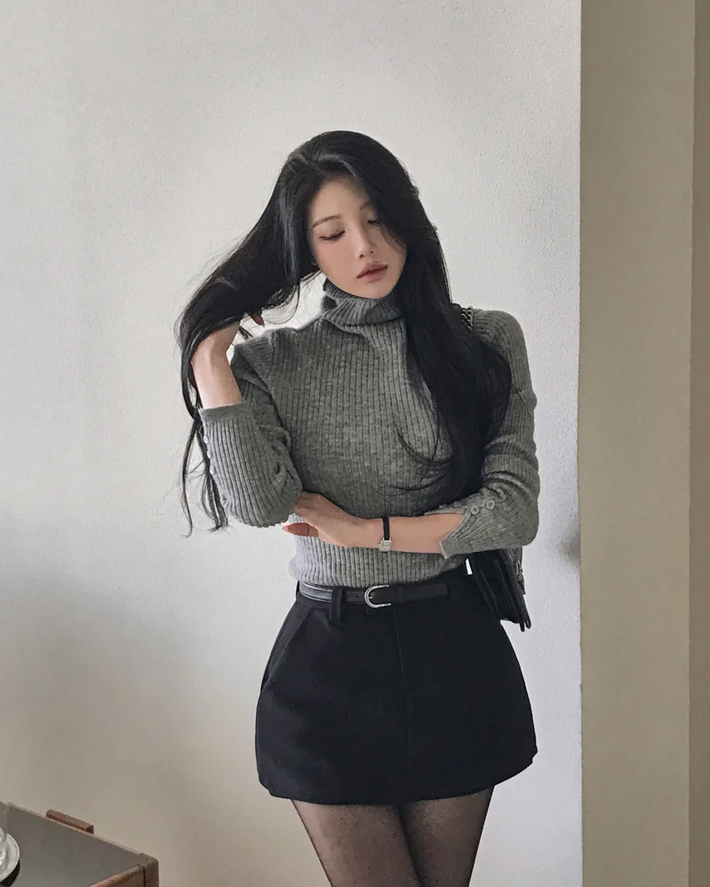 긴팔 티셔츠 모델 착용 이미지-S1L52