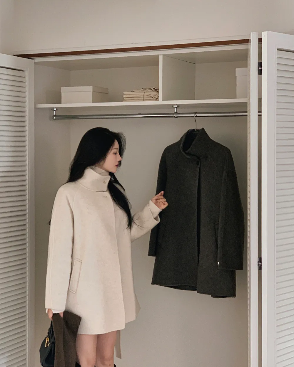 긴팔 티셔츠 모델 착용 이미지-S3L16